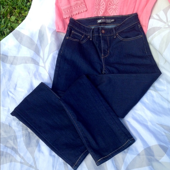 Levi's Denim - Levi's Demi curve jeans